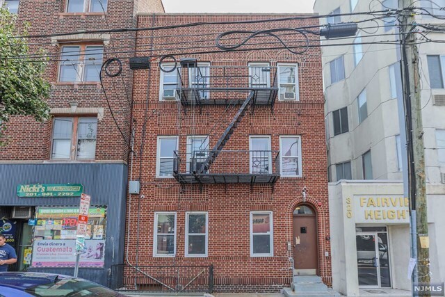 Primary Photo - 322 Anderson Ave
