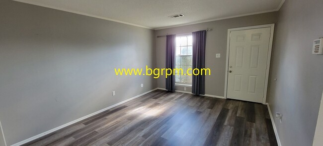 Foto del edificio - 3 Bd, 1 1/2 BA, home in Jacksonville