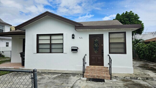 Foto del edificio - 421 Ardmore Rd