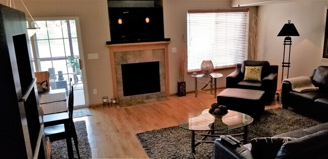 Foto del edificio - 4385 E Court St