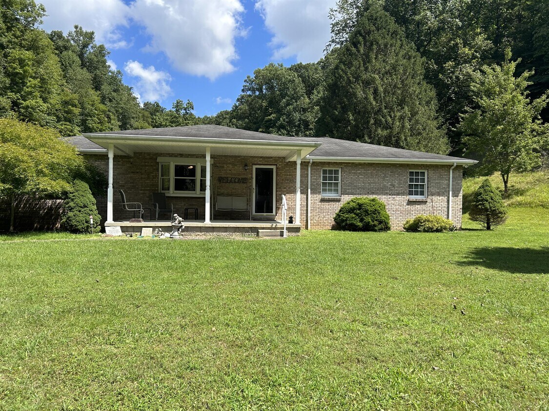 30 Green Bottom Rd, Charleston, WV 25311 House Rental in Charleston