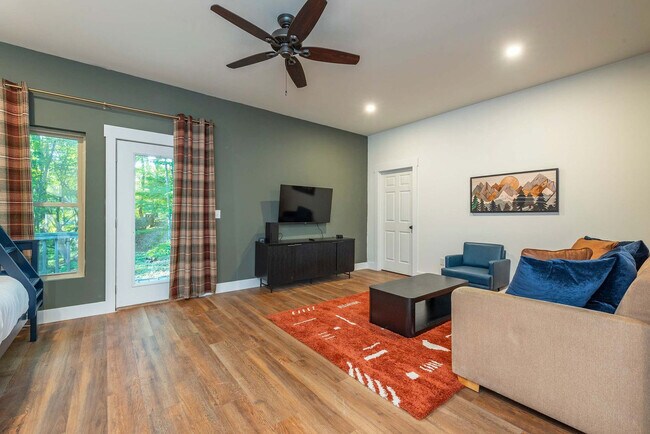 Foto del edificio - 1936 El Miner Dr