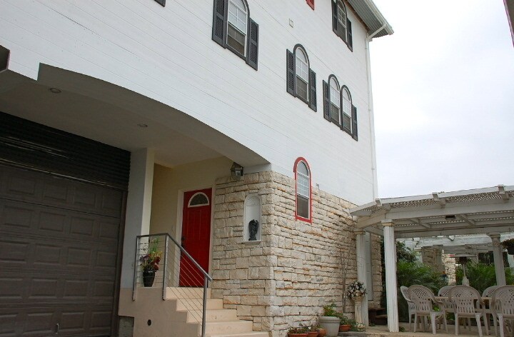 Primary Photo - 8624 Olin St