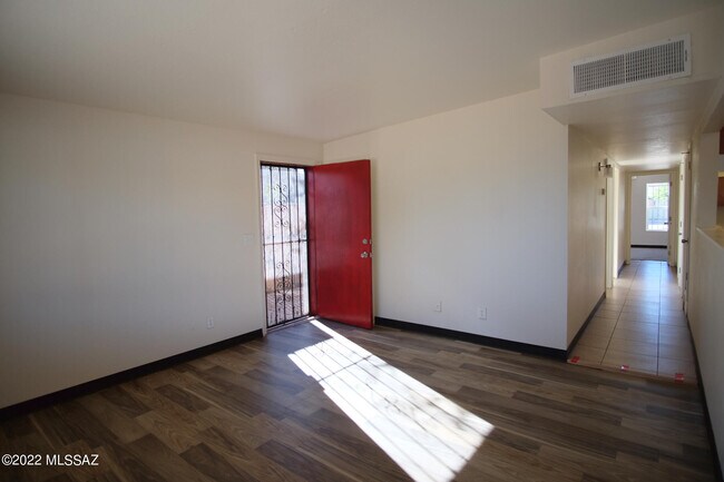 Building Photo - 3356 N Geronimo Ave