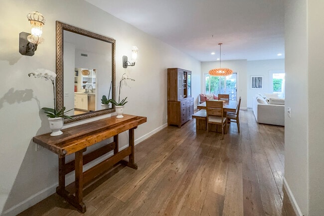 Building Photo - 4505 Carpinteria Ave