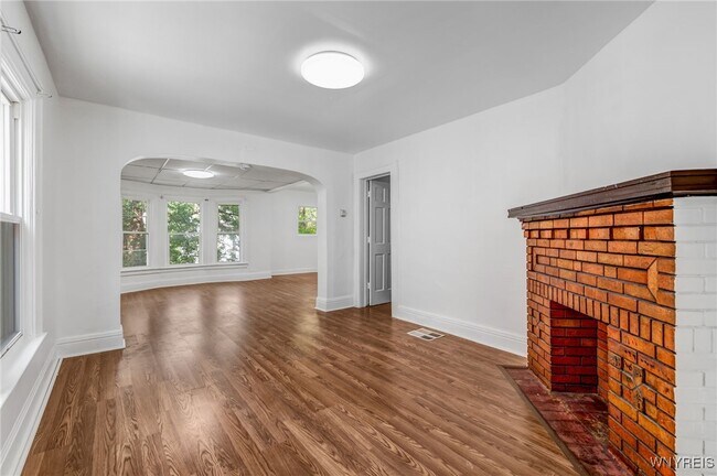 Foto del edificio - 722 Hopkins St