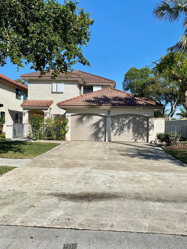 Primary Photo - 4073 NW 7th Pl