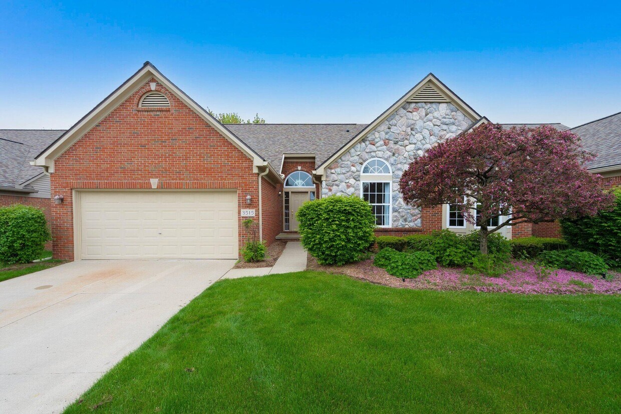 Primary Photo - 3515 Lexington Dr