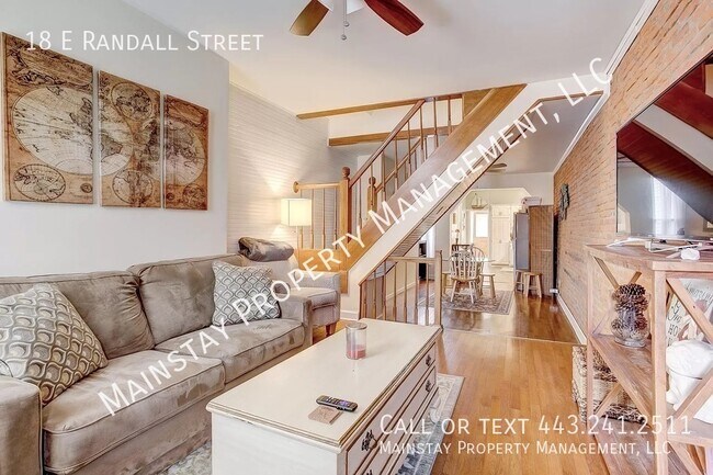 Foto del edificio - Updated 2 Bed Rowhome W/ Parking!