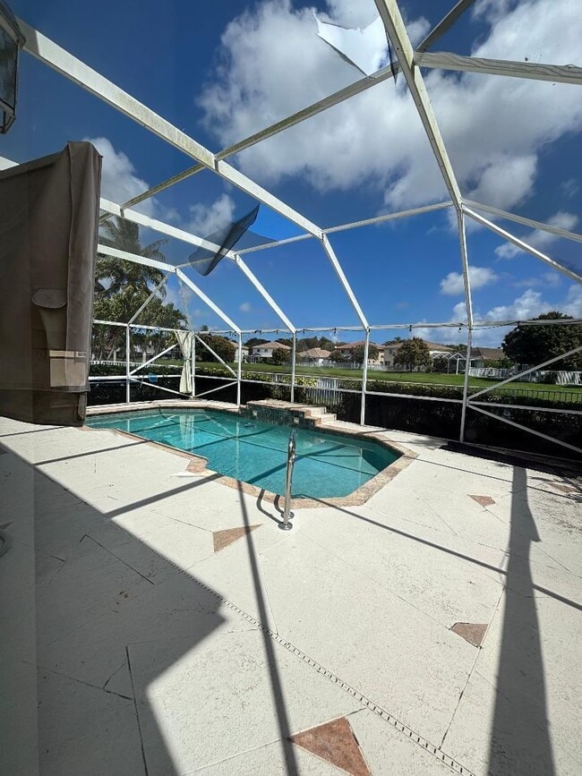 Building Photo - 1127 Rialto Dr