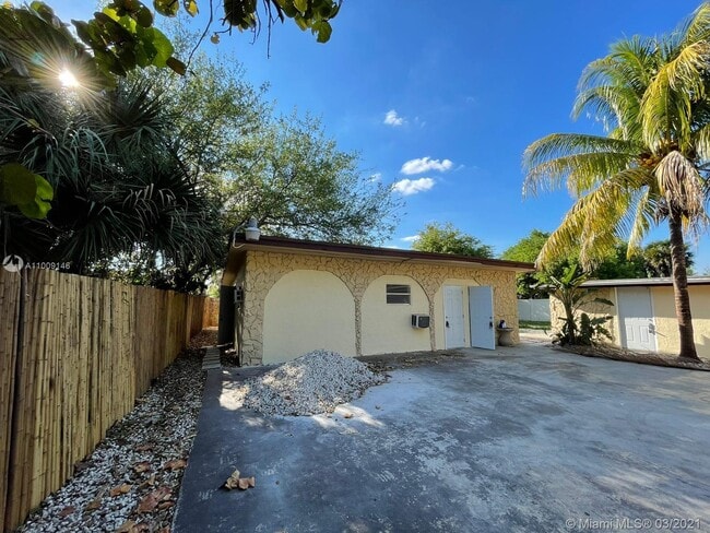 Foto del edificio - 633 NW 15th Ave