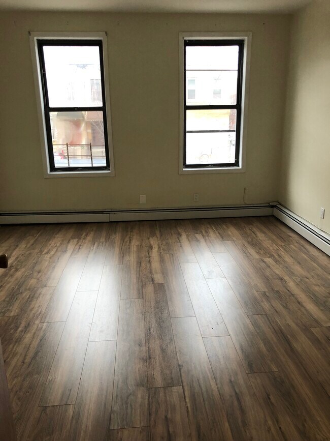 Foto del edificio - 183 Saint Nicholas Ave