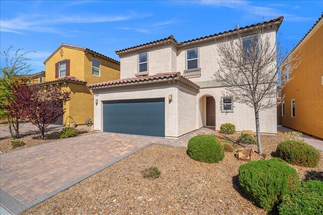 Building Photo - Perfect Entertaining Backyard Three Bedroom with High-end Finishes