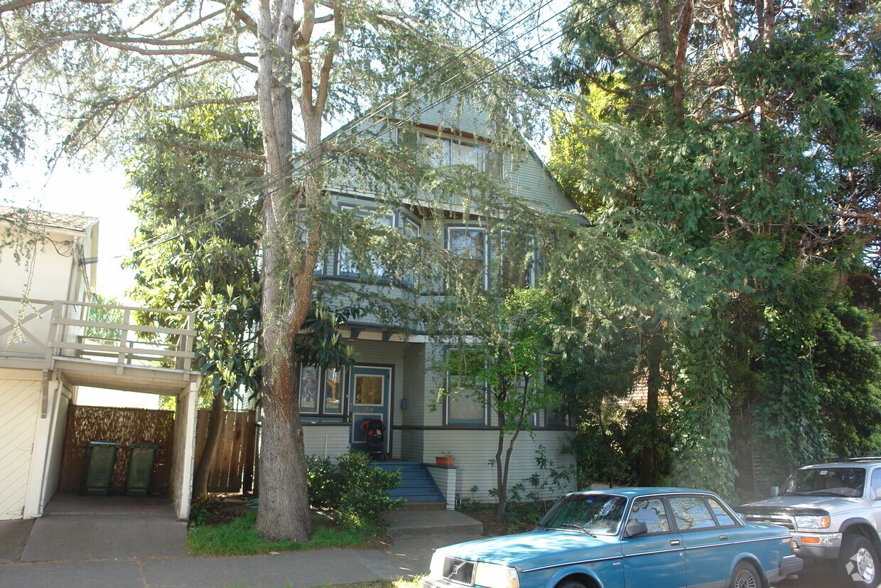 Primary Photo - 1734 Allston Way