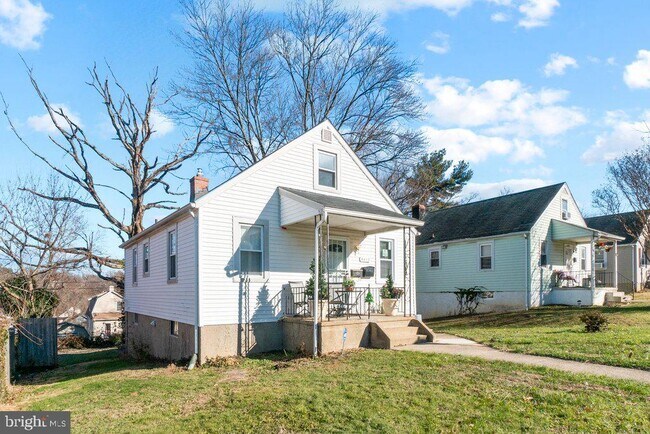 Foto del edificio - 4612 Woodlea Ave