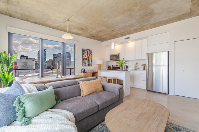 Building Photo - 20 Blvd. De Maisonneuve Ouest