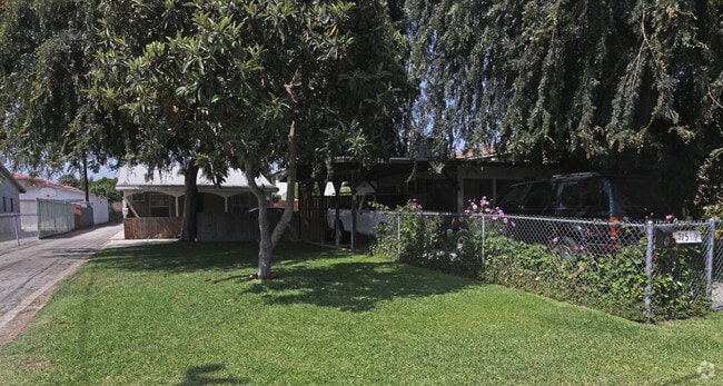 Foto del edificio - 11515-11521 Ranchito St