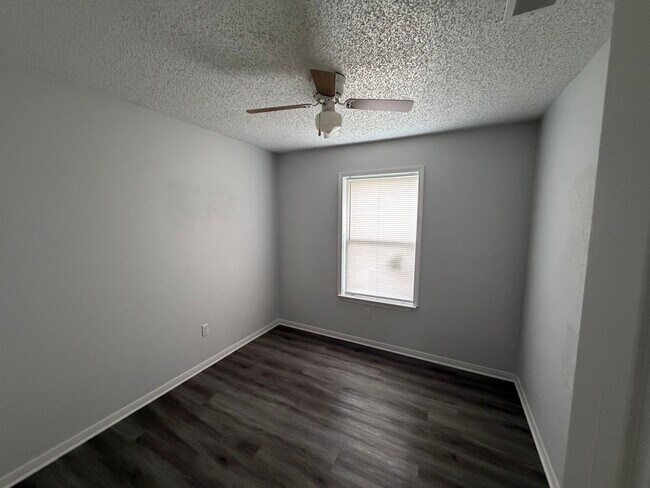 Foto del edificio - Freshly updated and move-in ready, this 4 bedroom, 2 bath home in Copperas Cove