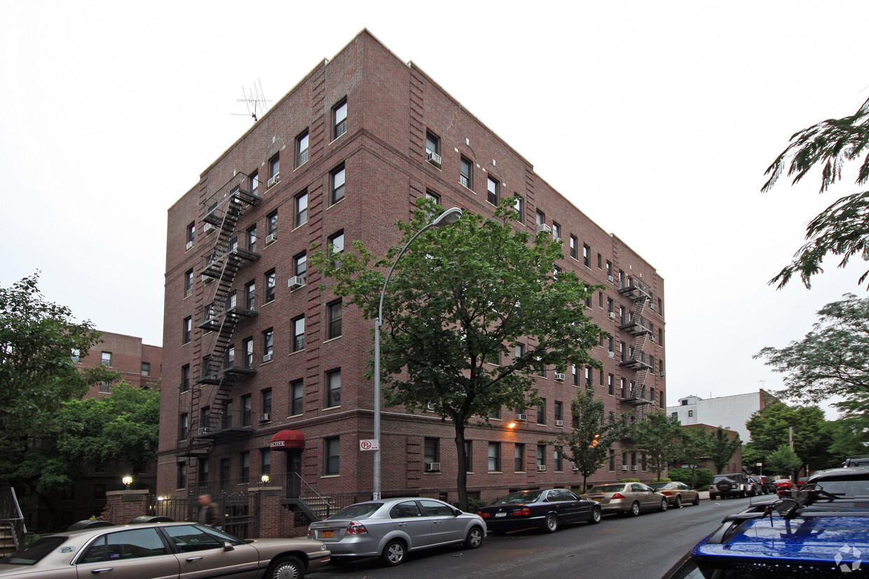 Foto principal - 31-62 29th St