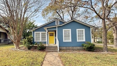 Building Photo - 820 N 5th St