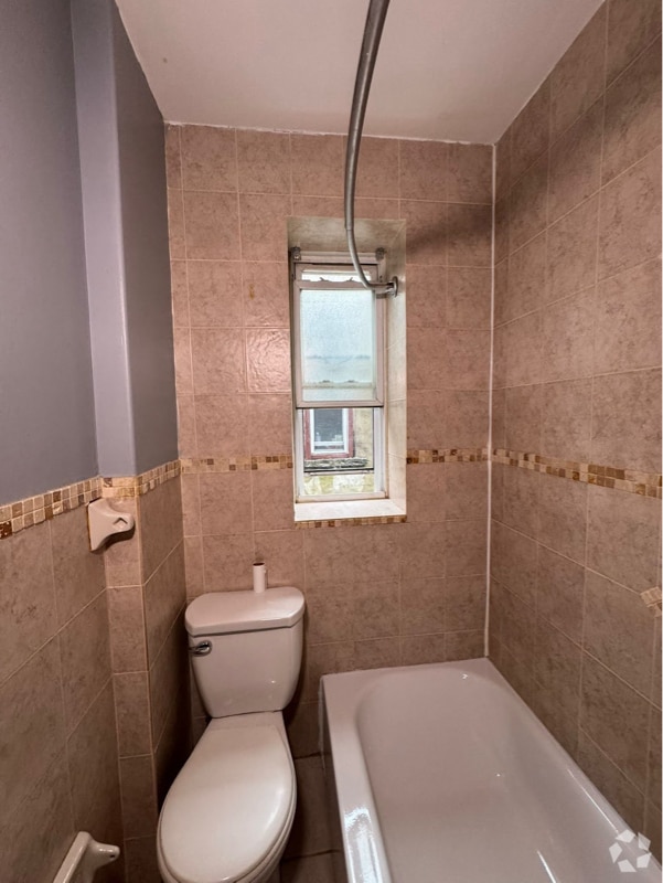 Building Photo - 552 Avenue C