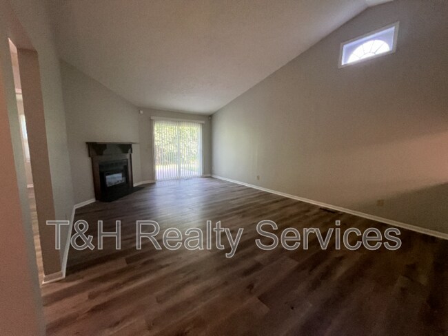 Foto del edificio - 1360 Norfolk Cir