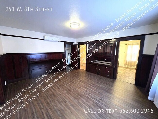 Foto del edificio - 241 W 8th St
