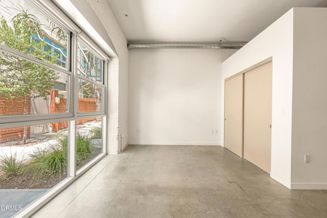 Building Photo - 527 Molino St