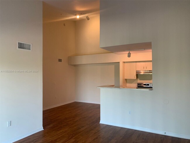 Building Photo - 655 SW 111th Way
