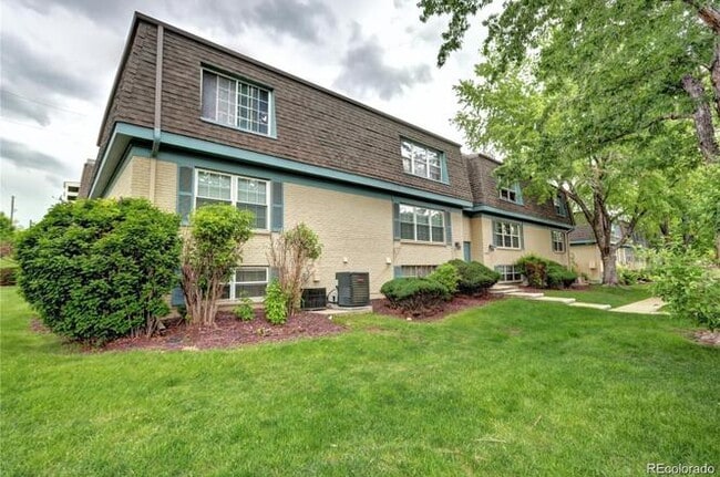 Building Photo - 9220 E Girard Ave