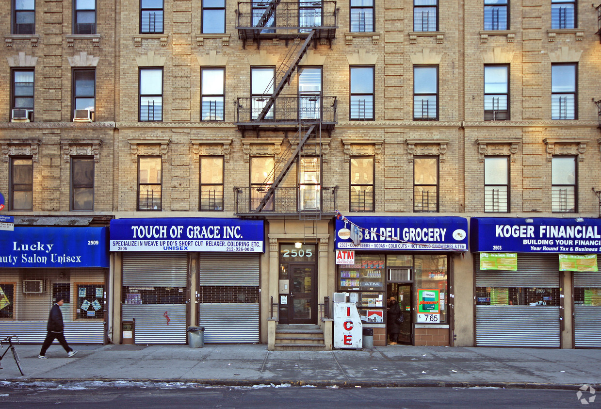 Foto del edificio - 2505-2507 Adam Clayton Powell Jr Blvd