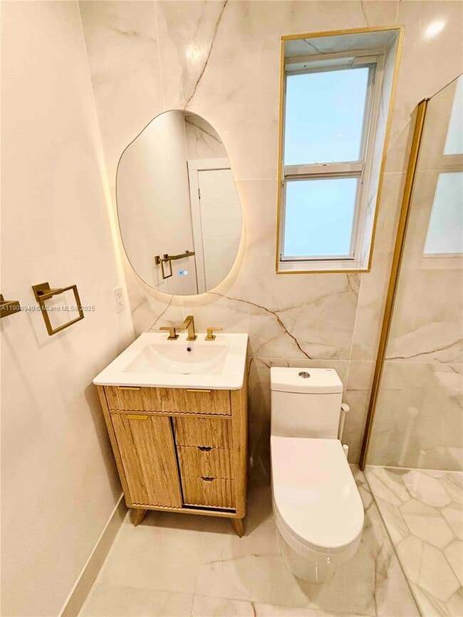 Building Photo - 330 NE 88th St