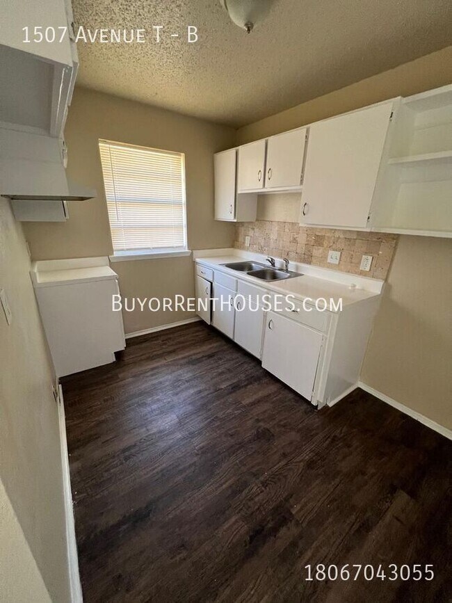 Building Photo - $499 Move-In Special (+ admin fee) + $0 De...