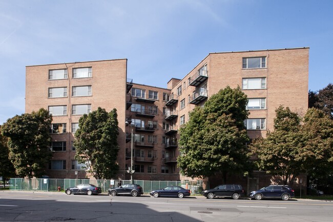 Building Photo - 10 Rosemount