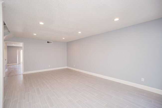 Foto del edificio - 2515 Oak Hill Dr