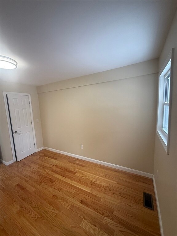 Foto del edificio - 7 Williston Rd