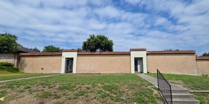 Building Photo - 4013-4015 Burning Tree Dr