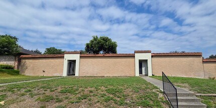 Building Photo - 4013 Burning Tree Dr