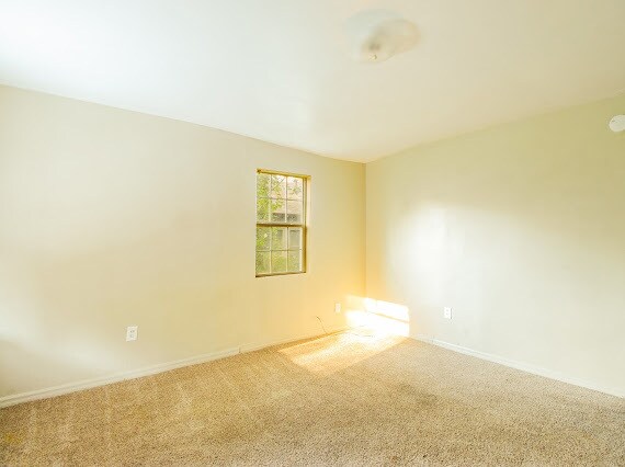 Foto del edificio - 1628 Collier Dr