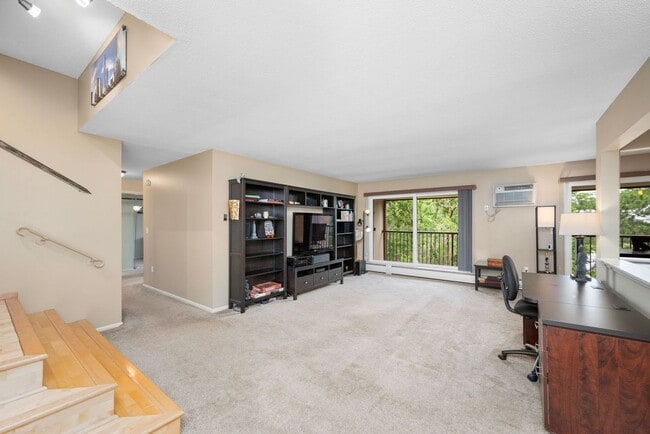 Building Photo - 4860 Park Commons Dr