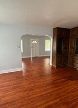 Building Photo - 334 N Walnut St