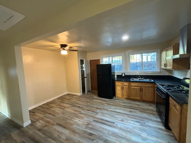 Foto del edificio - 1129 E 103rd St