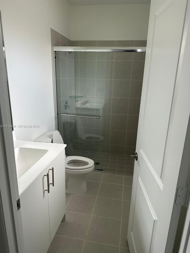 Building Photo - 2371 SE 23rd Ave