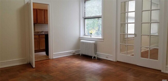 Foto del edificio - 37-36-37-86 86th St