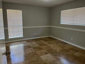 Building Photo - 2402 Fawnwood Ln