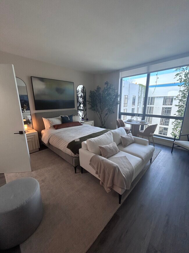 Building Photo - 1940 NW 2nd Ct