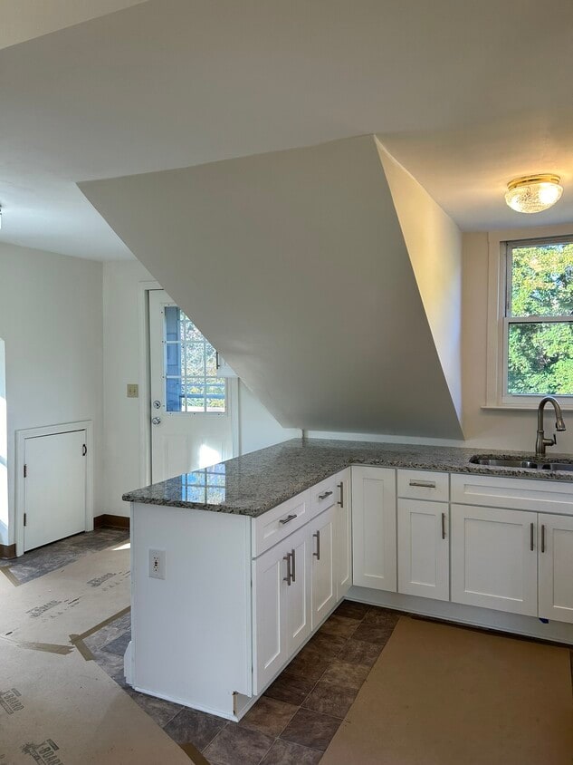 kitchen - 576 Church St