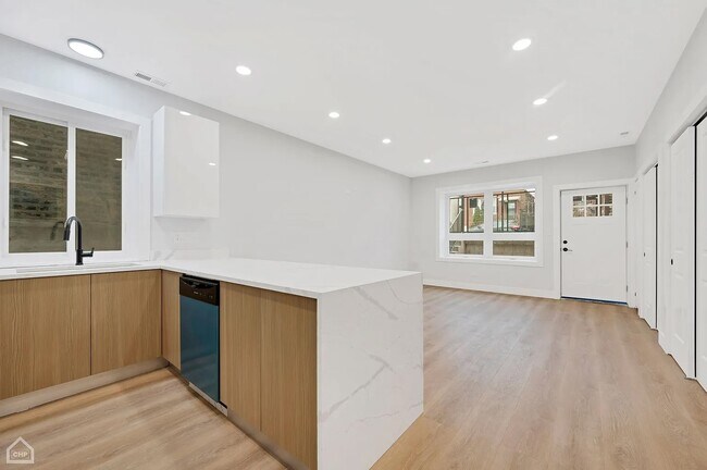 Foto del edificio - 2626 W 21st St