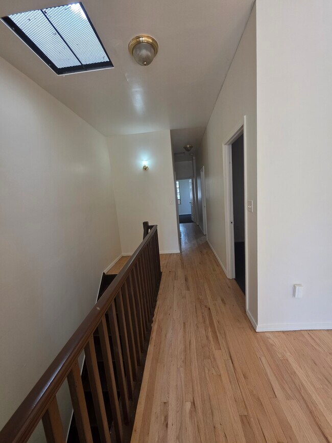 Foto del edificio - 317 E 169th St