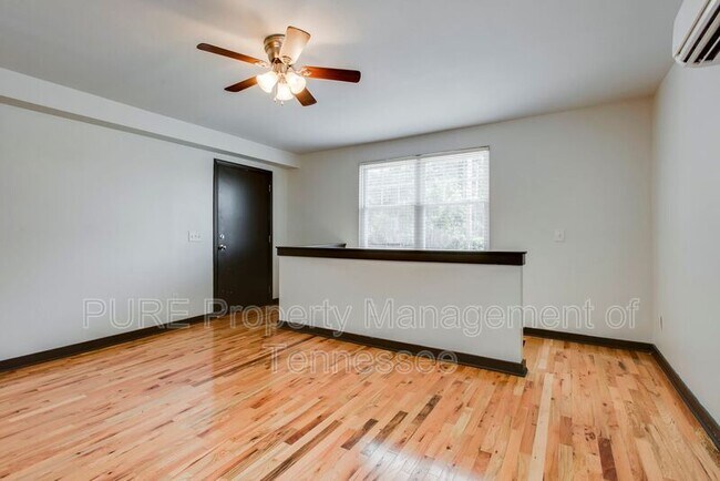 Building Photo - 517 Veritas Street